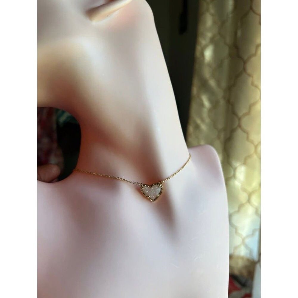 NWOT Kendra Scott Ari Heart Iridescent Drusy Gold Pendant Necklace - Picture 7 of 11